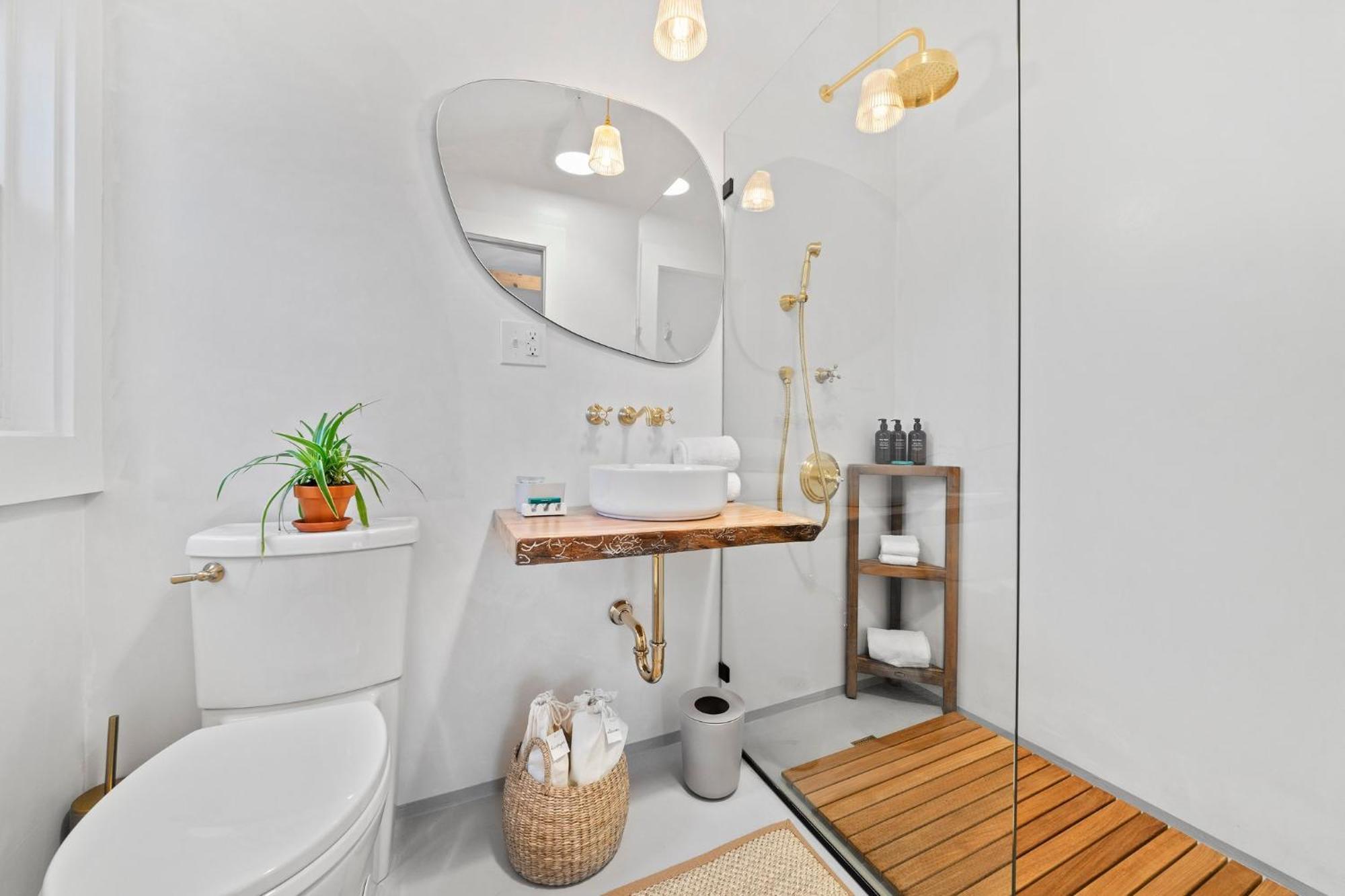 Sisu, A Boutique Motel Плимът Екстериор снимка