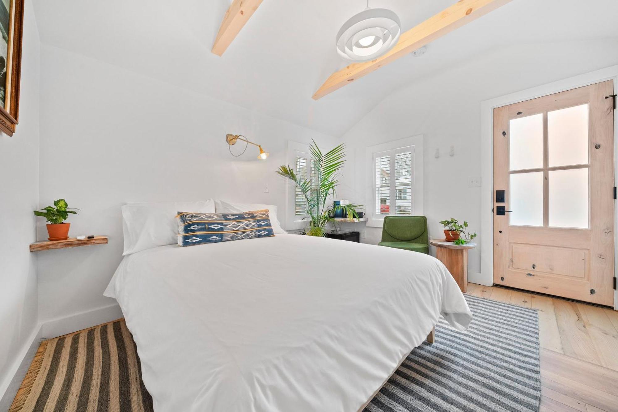 Sisu, A Boutique Motel Плимът Екстериор снимка