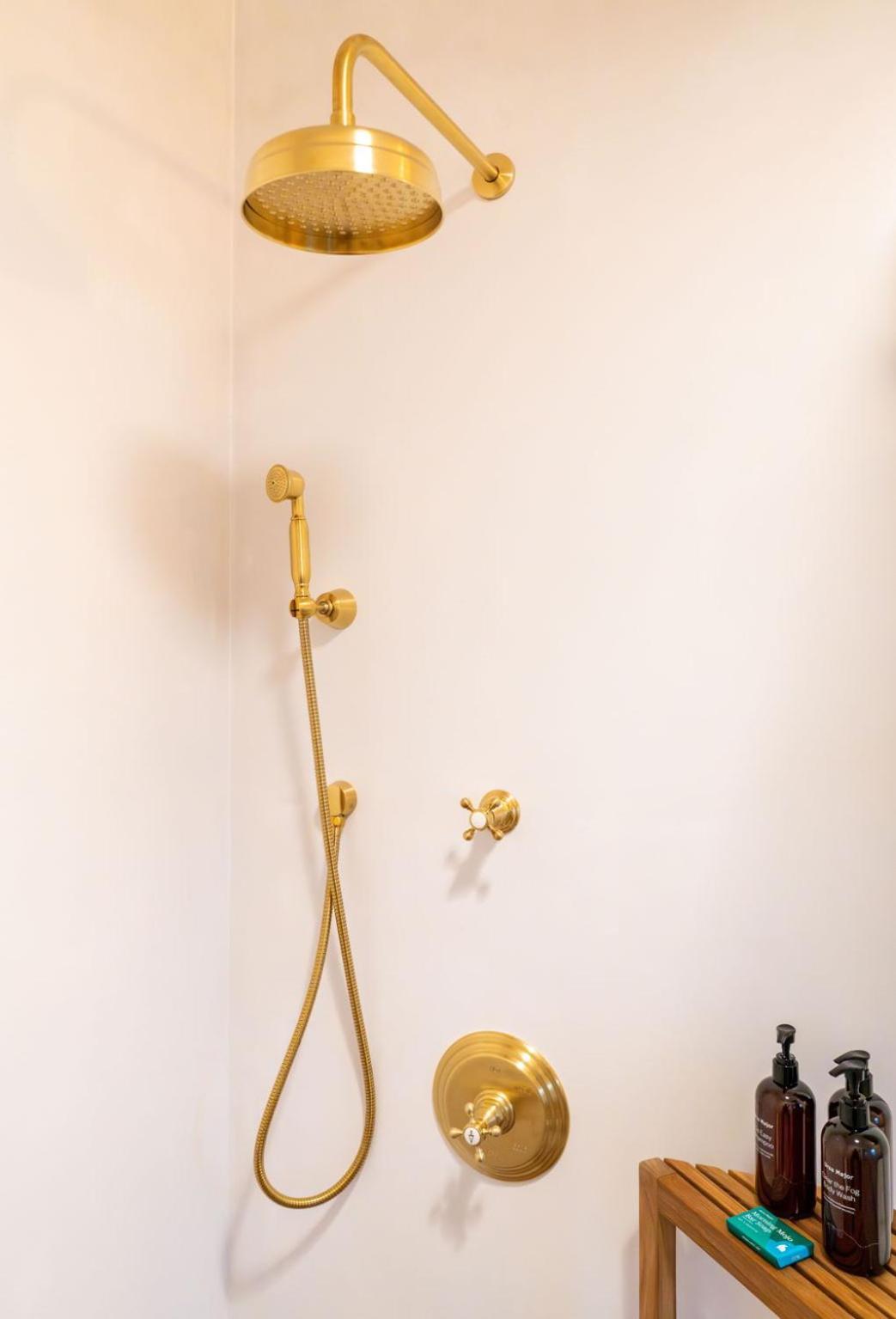 Sisu, A Boutique Motel Плимът Екстериор снимка