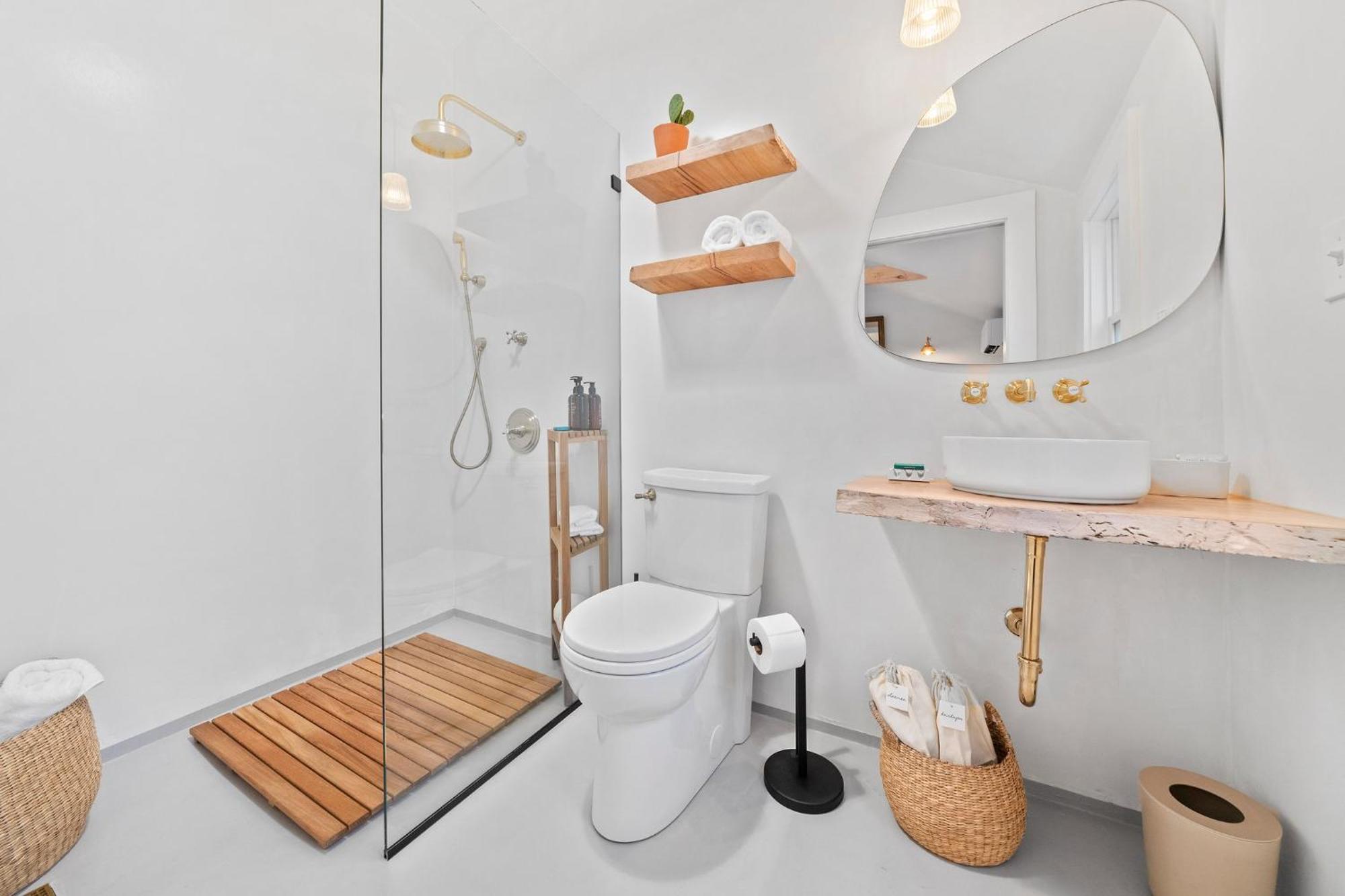 Sisu, A Boutique Motel Плимът Екстериор снимка